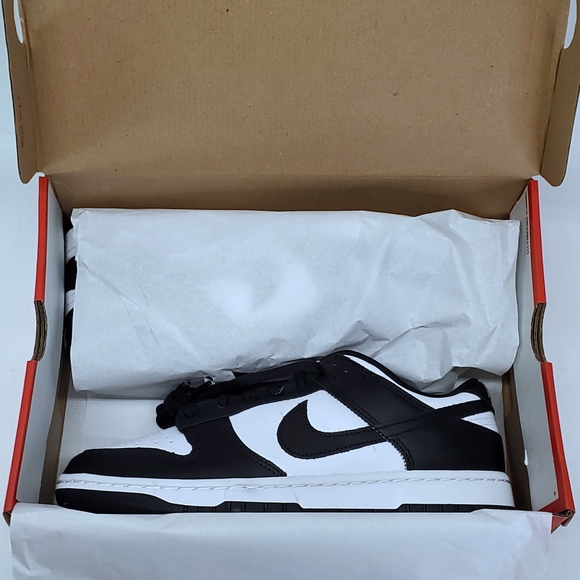 Nike Dunk Low - Picture 2 of 11